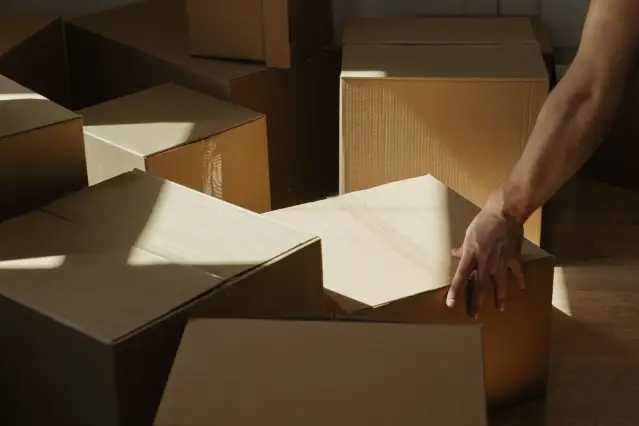 Cải Thiện Sản Xuất Thùng Vận Chuyển Điện Tử 3C Với Máy Dán Thùng Carton Một Mảnh
