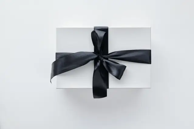 How Triangle Double-Sided Tape Applicator Machines Revolutionize Luxury Gift Box Production