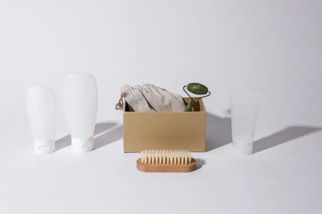 How to Use a Double-Sided Tape Pasting Machine for Self-Sealing Cosmetics Shipping Boxes